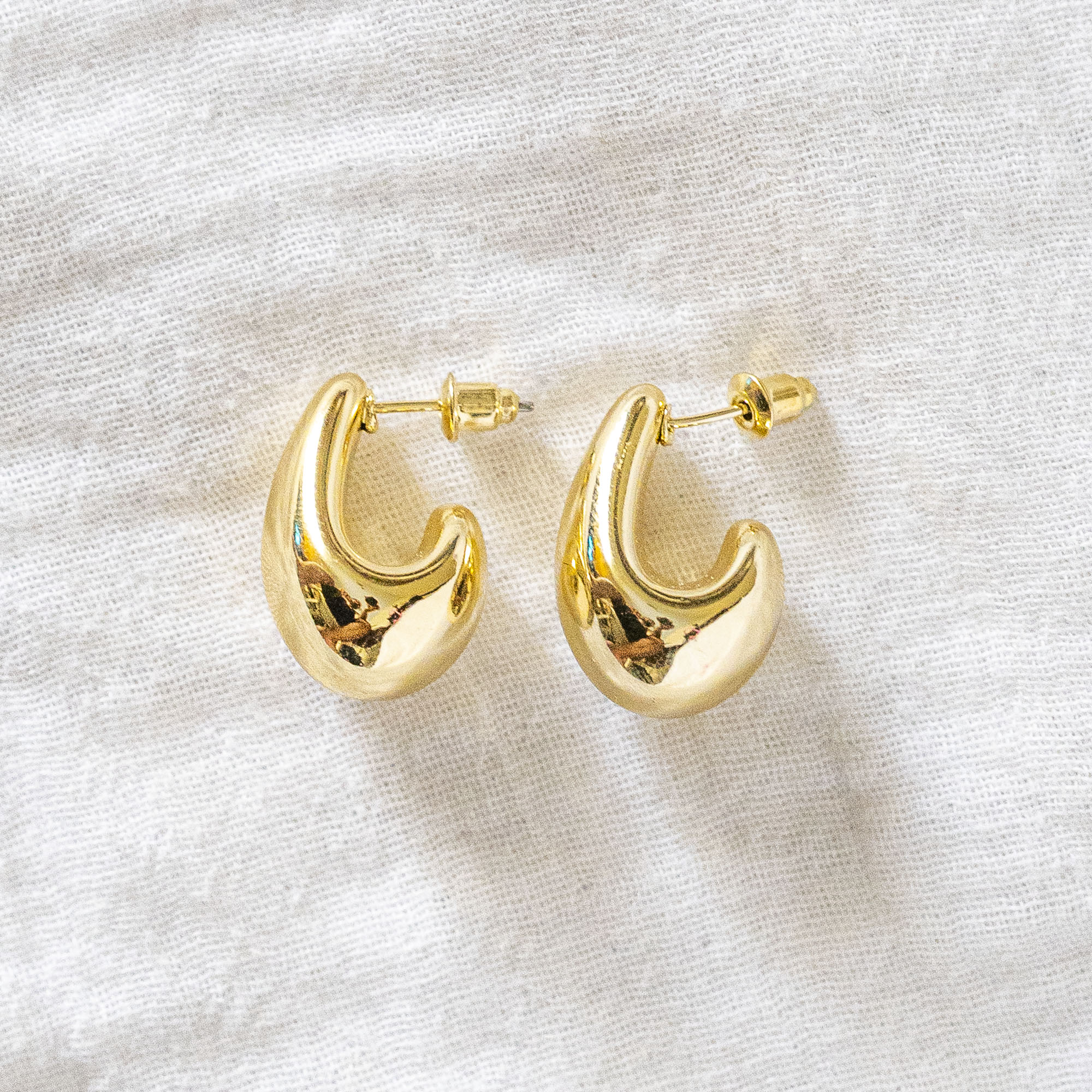 Chunky Waterdrop Stud Small Gold