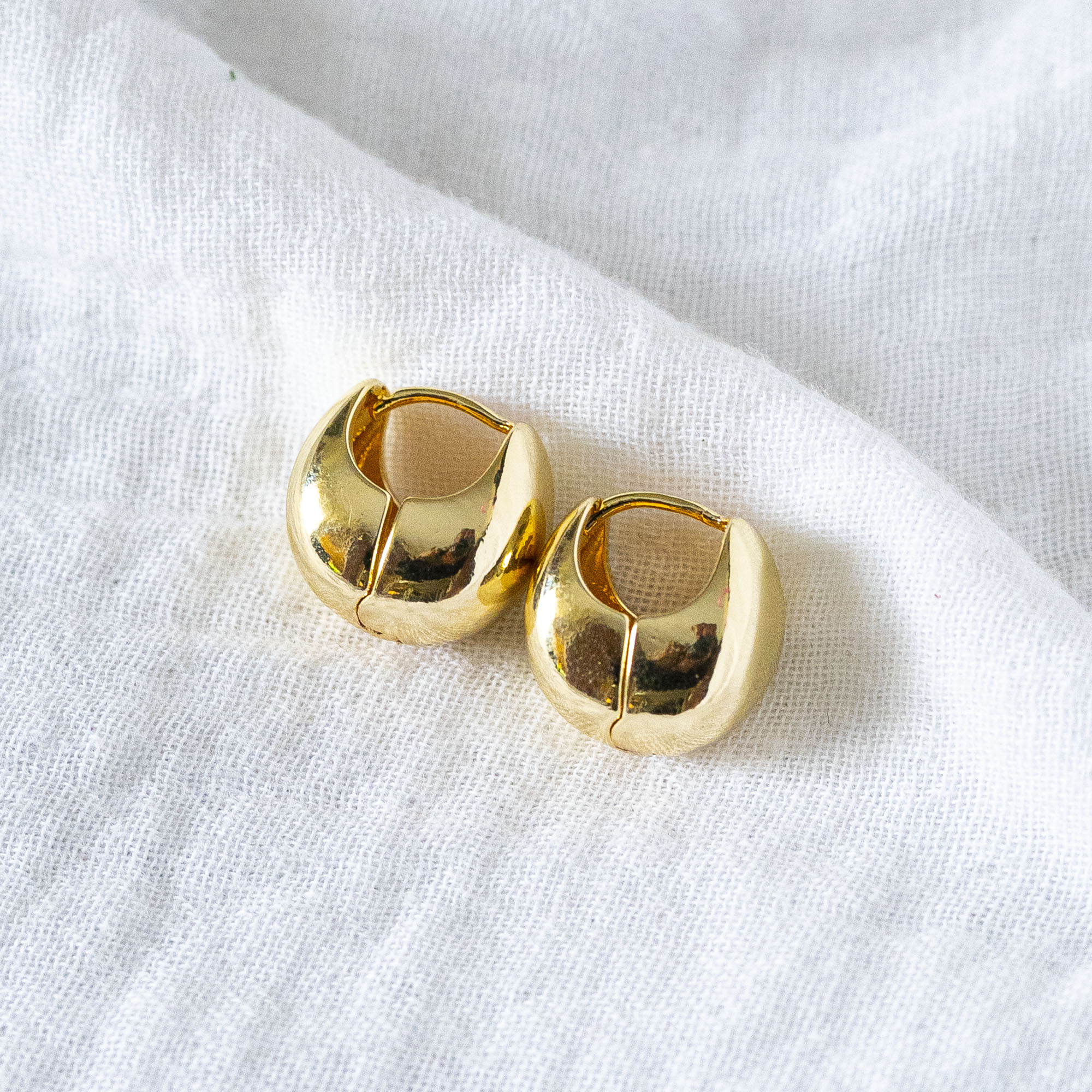 Chunky Dome Huggie Hoops Gold