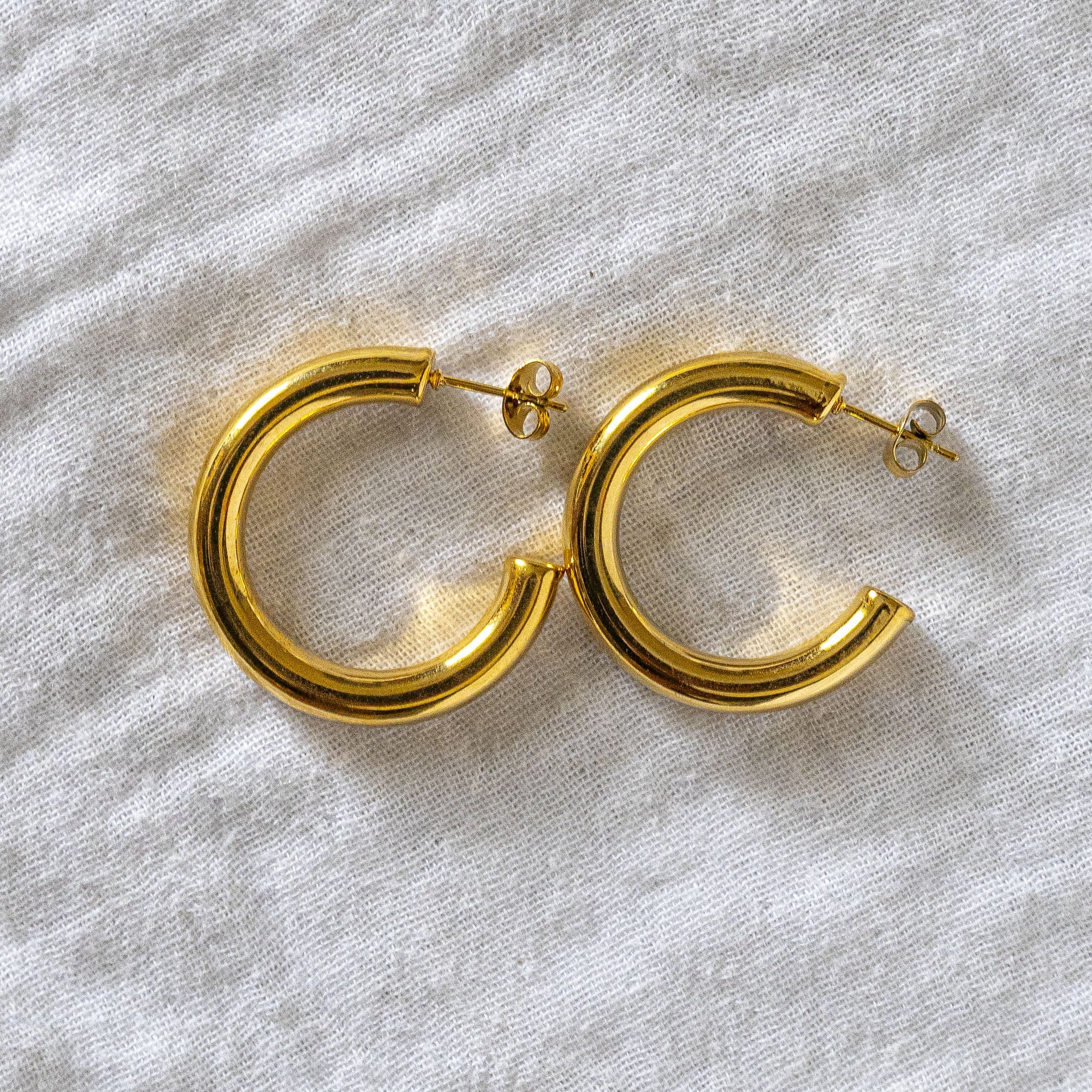 Sleek Hoop Earrings Gold