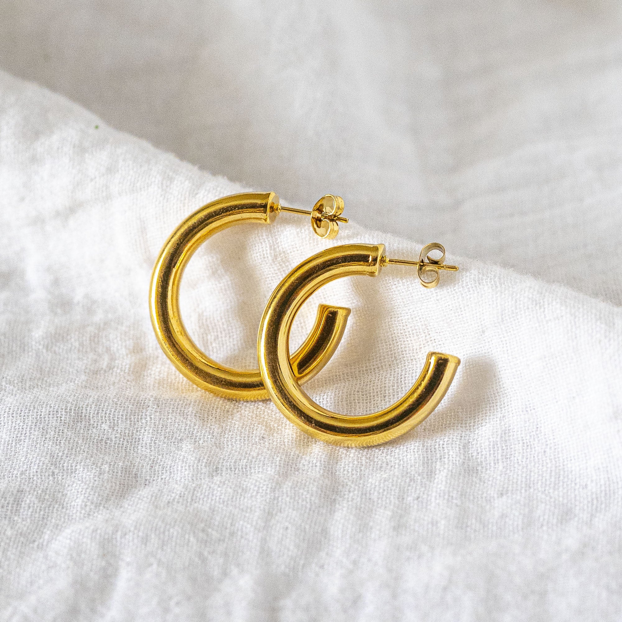 Sleek Hoop Earrings Gold