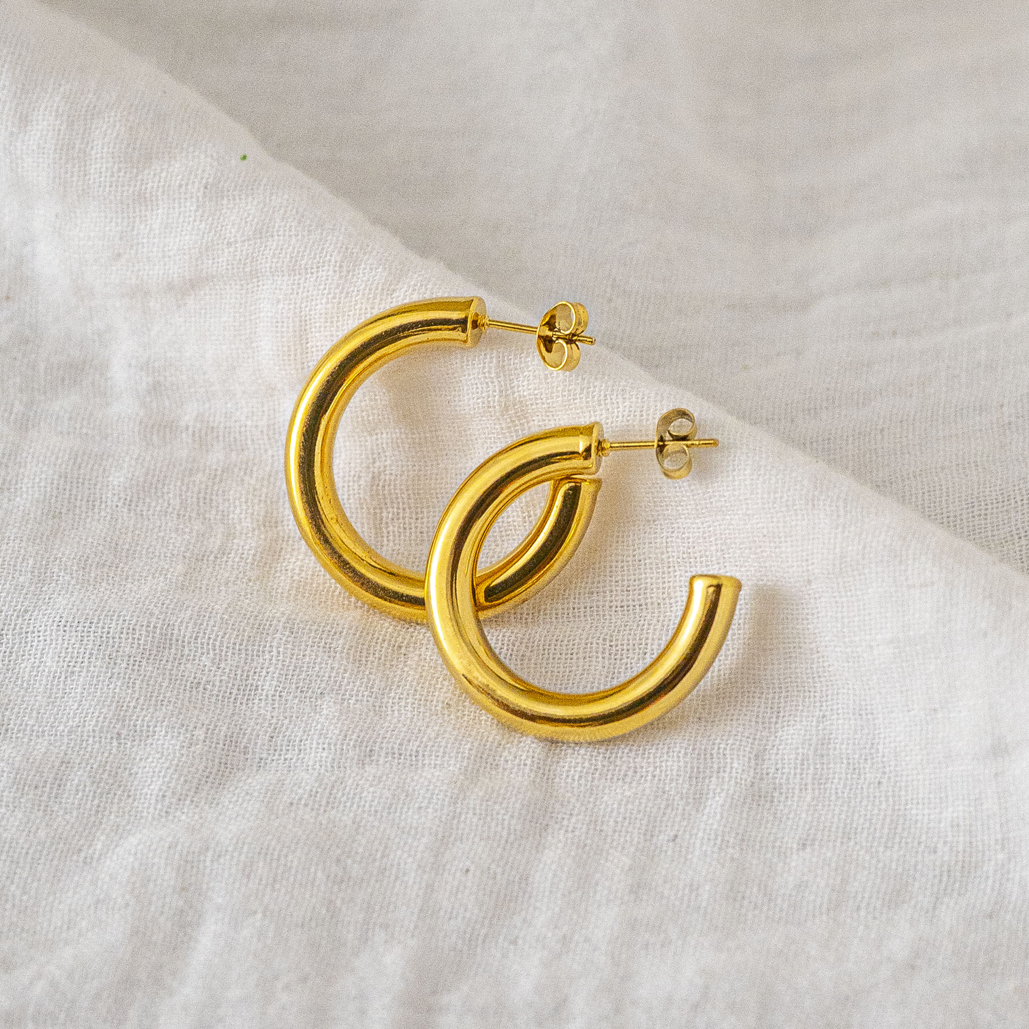 Sleek Hoop Earrings Gold