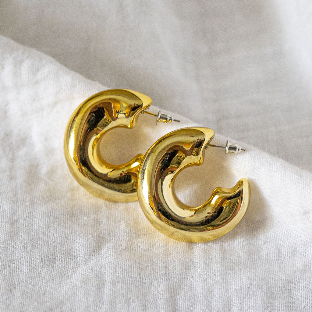 Chunky Wavy Hoop Earrings Gold