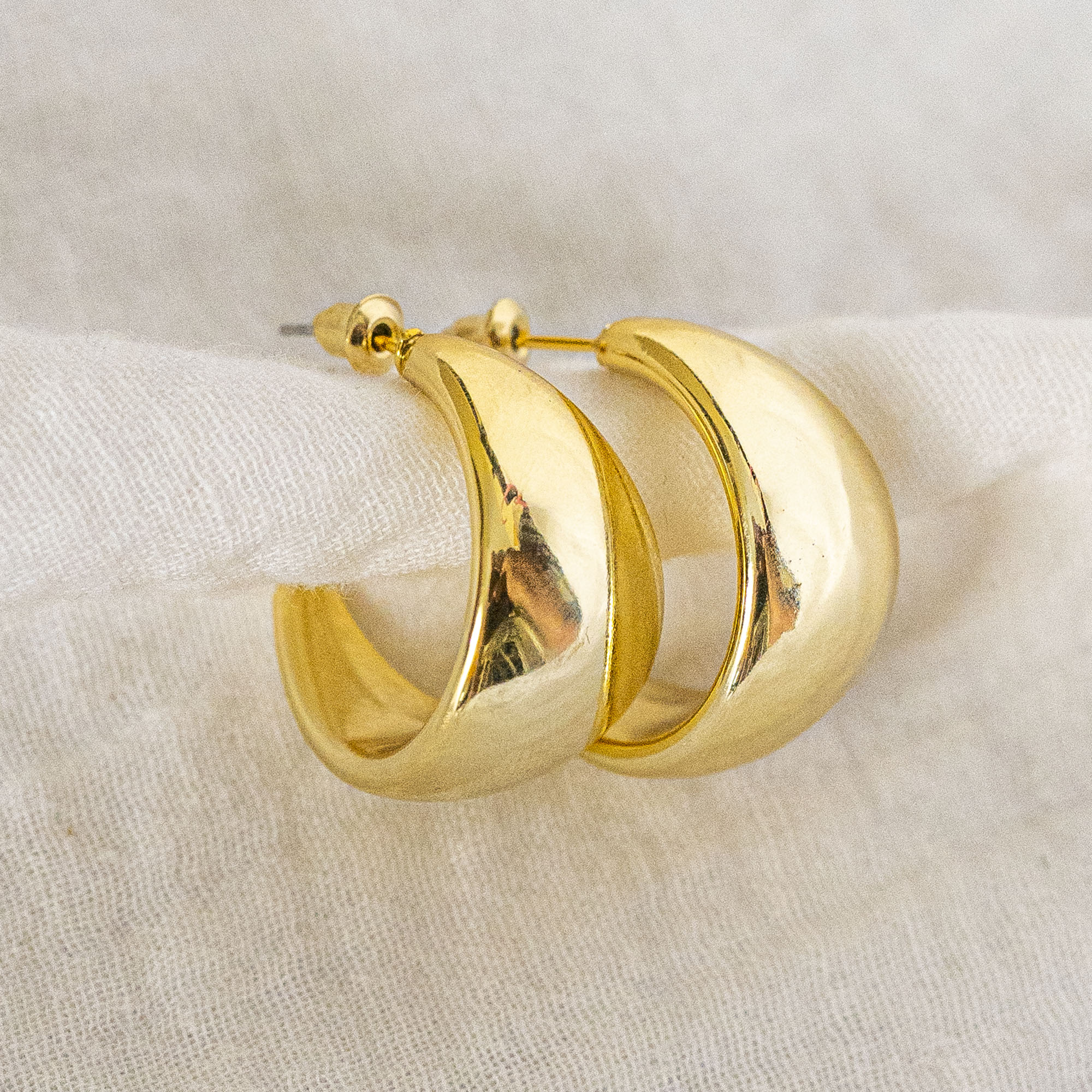 Classic Thick Hoop Earrings Gold