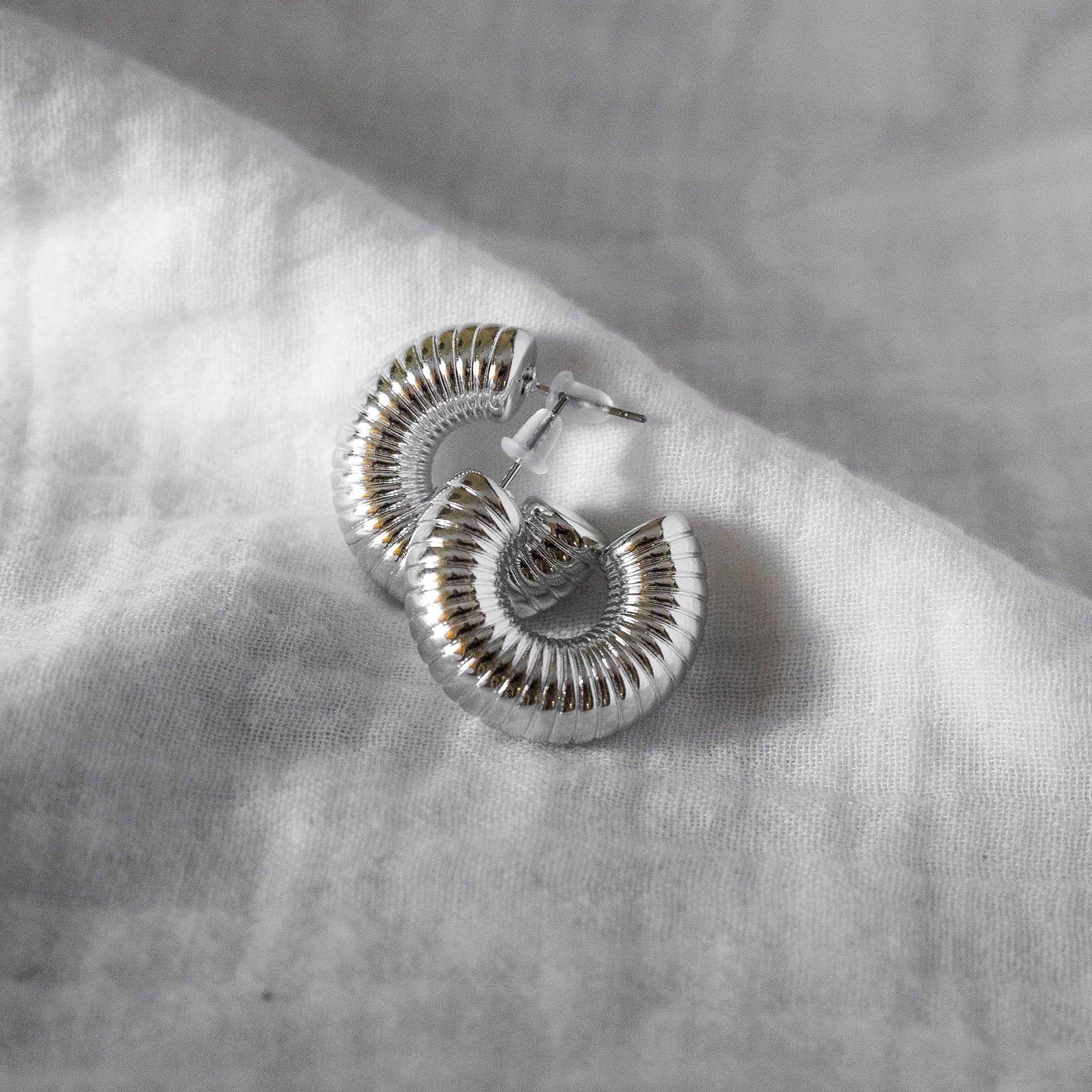 Chunky Ribbed Earring Silver