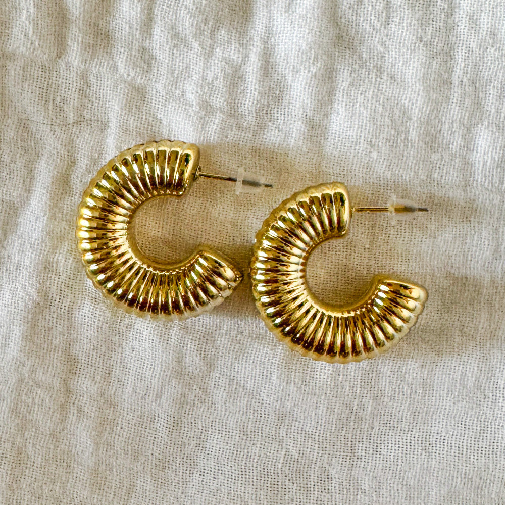 Chunky Ribbed Earring Gold