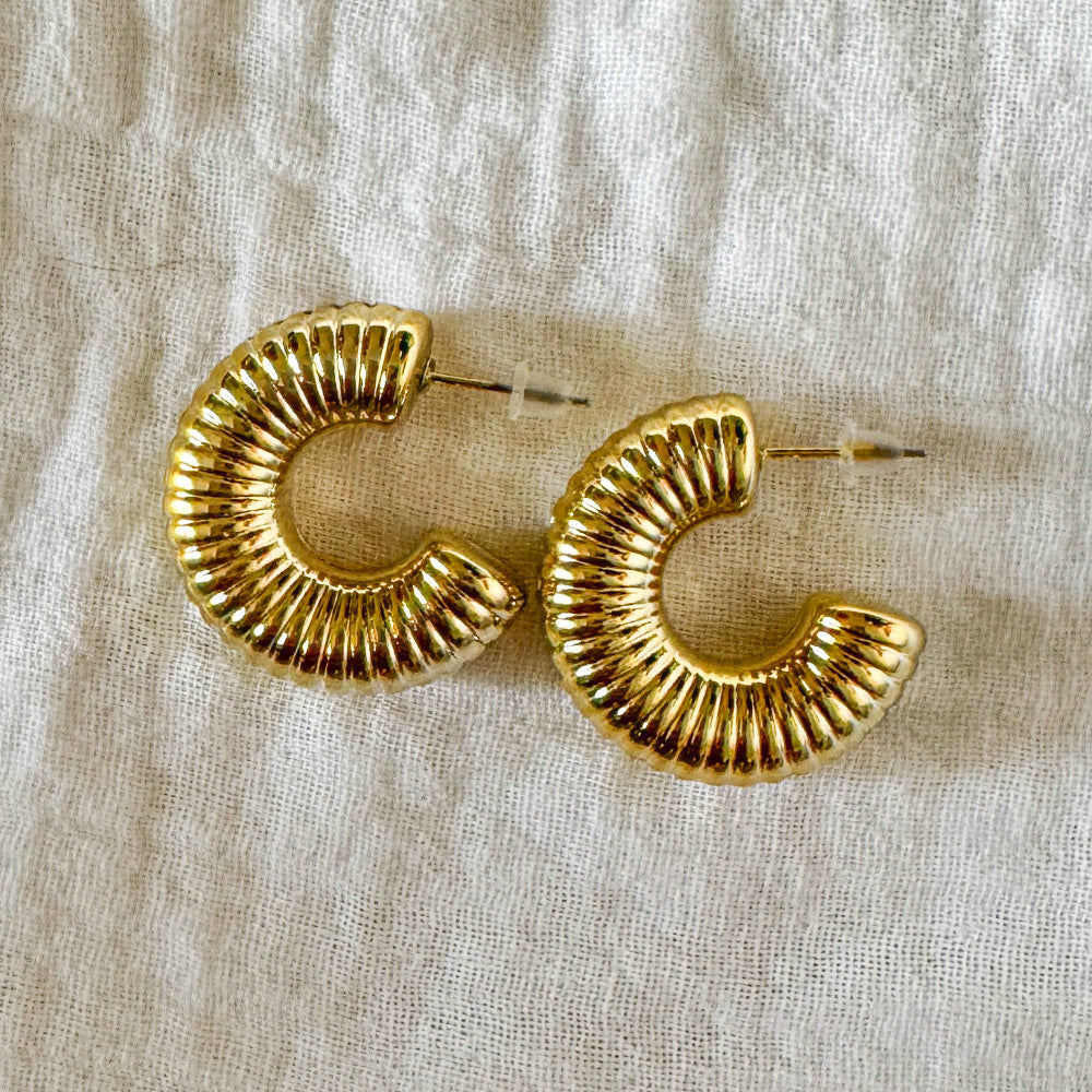Chunky Ribbed Earring Gold